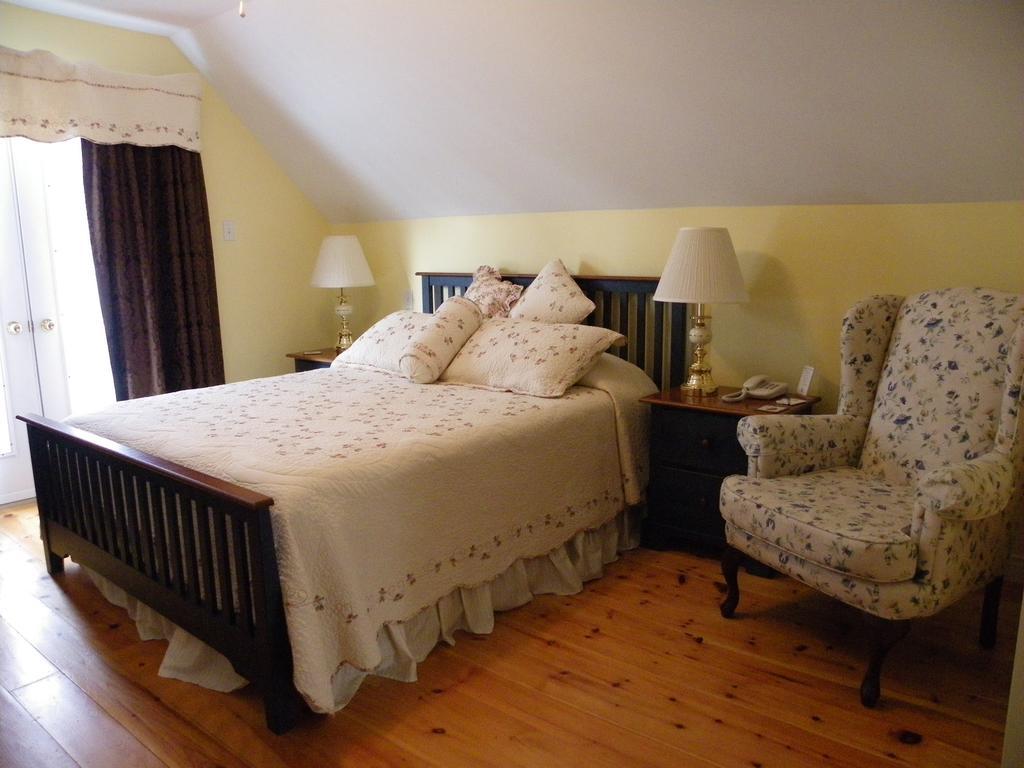 The Colonel'S In Bed And Breakfast Fredericton Cameră foto