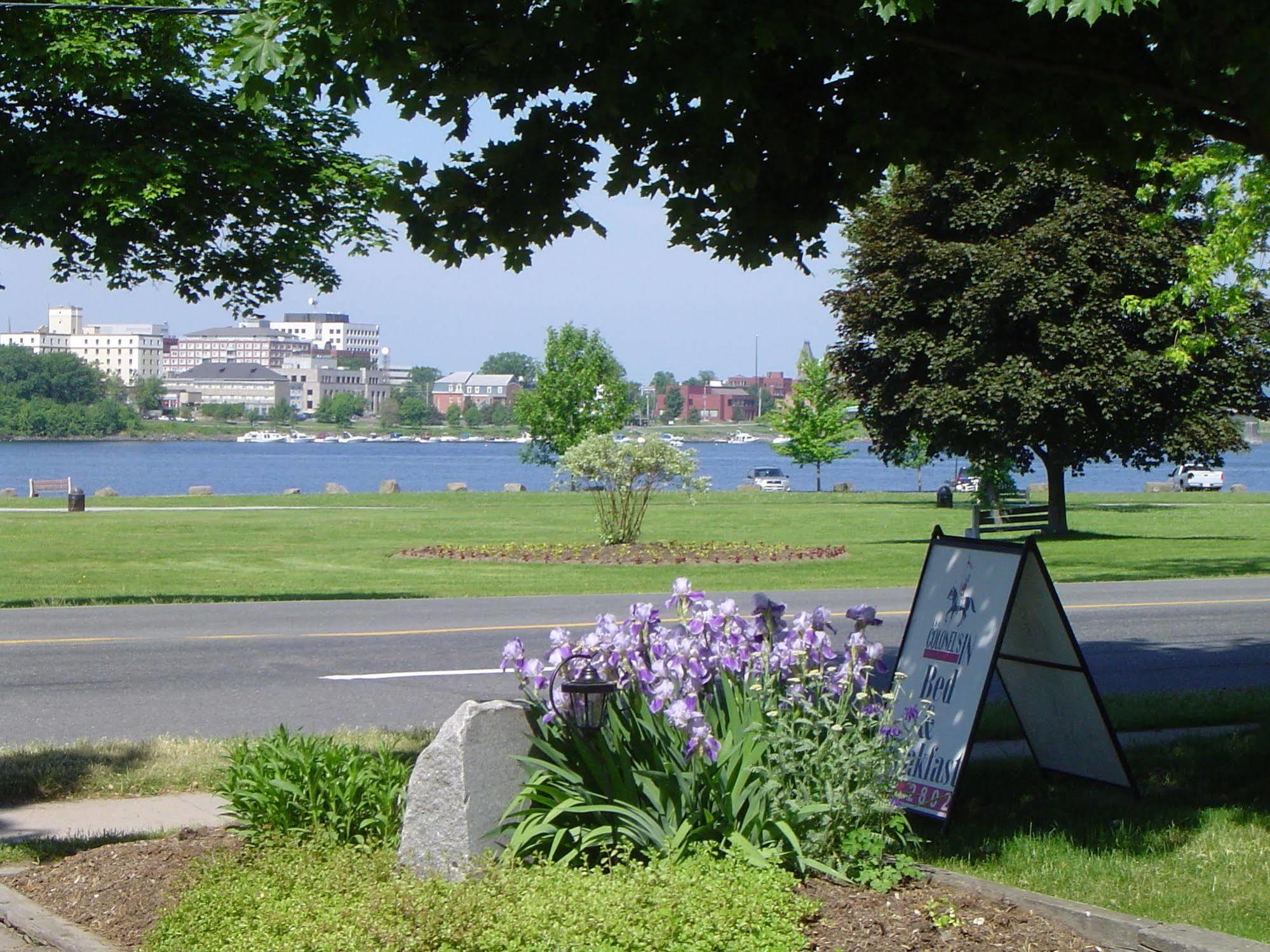 The Colonel'S In Bed And Breakfast Fredericton Exterior foto